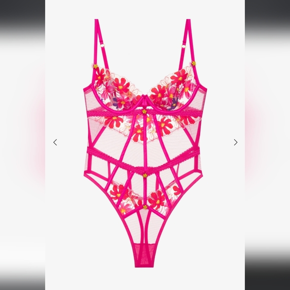 For Love And Lemons Anemone Floral Teddy - Picture 1 of 1